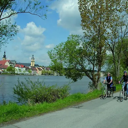 Hotel Kitzinger Hof An Der B8