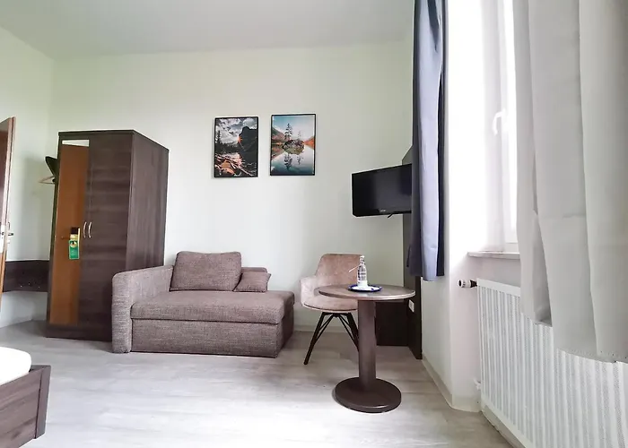 Kitzinger Hof An Der B8 فندق 3*