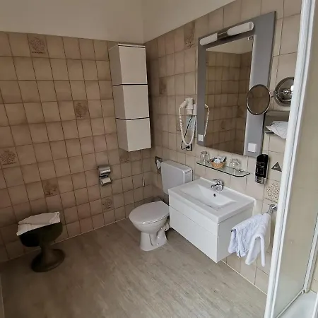 Kitzinger Hof An Der B8 ホテル 3*