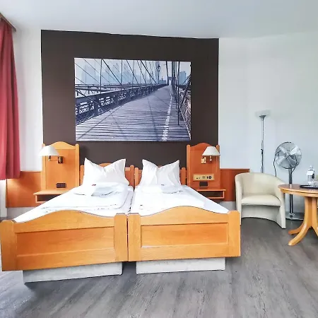 Kitzinger Hof An Der B8 Hotell