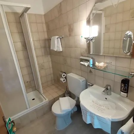 Hotel Kitzinger Hof An Der B8