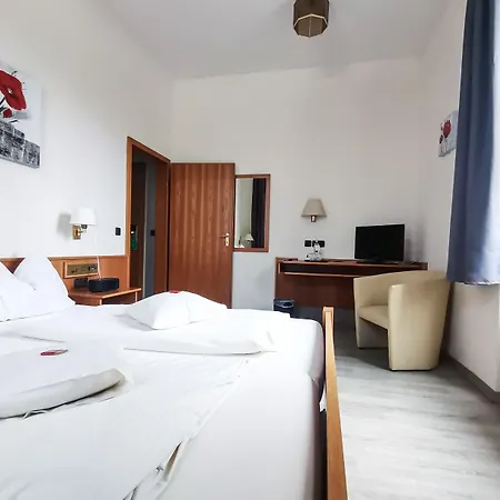Kitzinger Hof An Der B8 Hotel