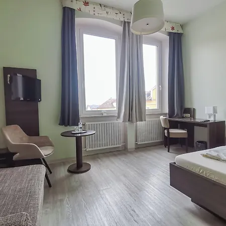 Kitzinger Hof An Der B8