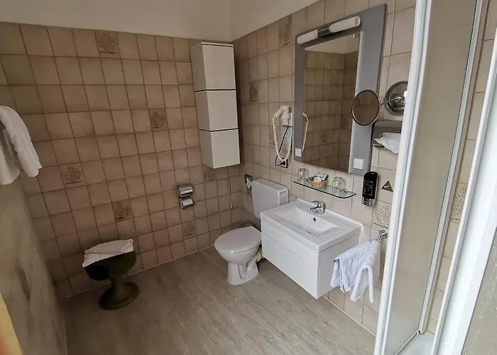 Kitzinger Hof An Der B8 Hotel 3*
